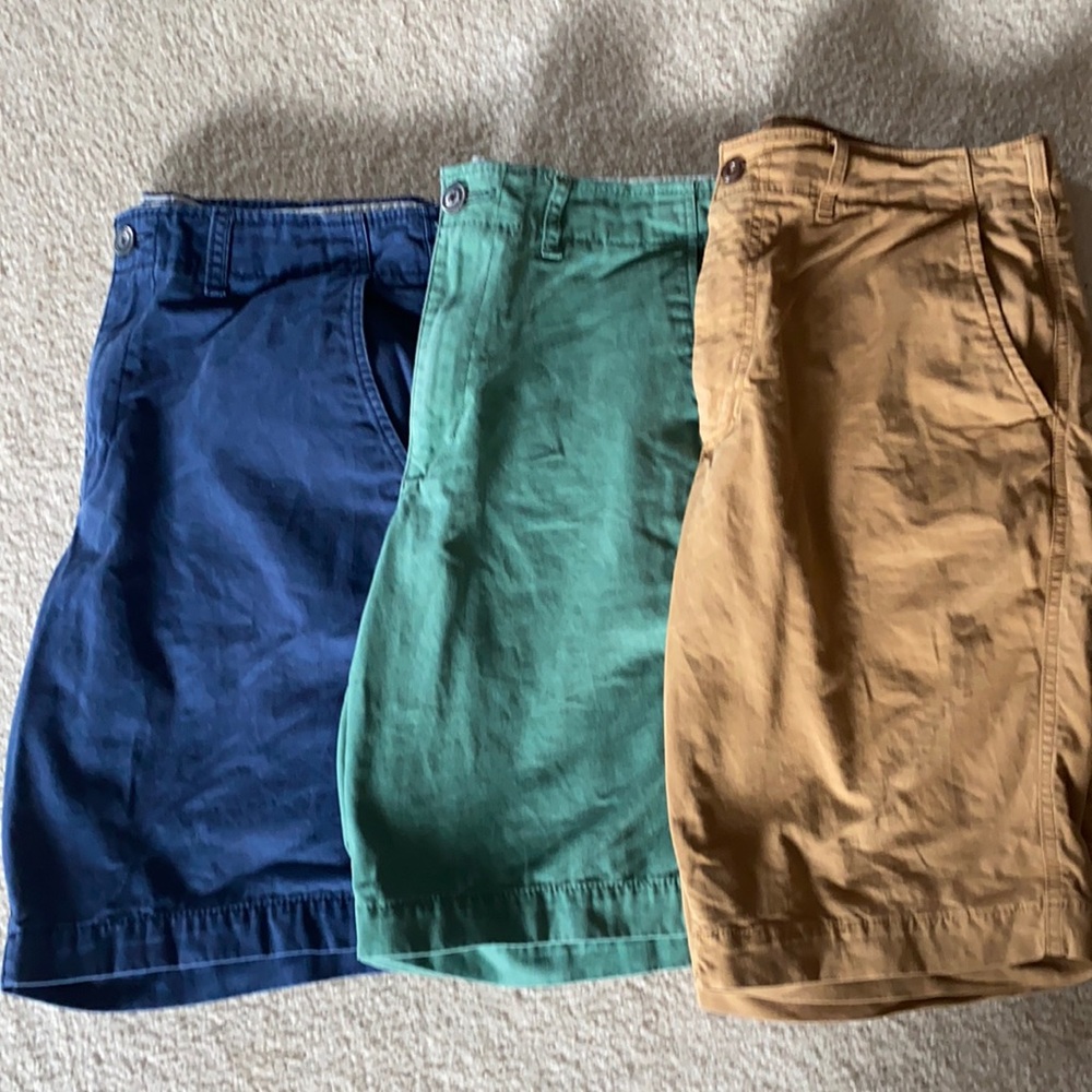 3 Pair Men’s American Eagle Size 33 Shorts gently worn.